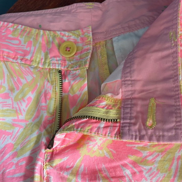 Lilly Pulitzer Buttercup Women’s Shorts. Salmon pink floral. Size 4. 100% cotton - Picture 12 of 14